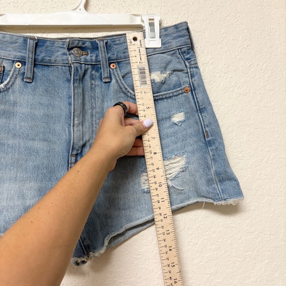 Madewell Relaxed Denim Shorts Womens Medium Wash Blue Distressed Size 26 - Picture 2 of 7